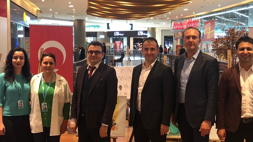 Organ Bağışı Konulu Uluslararası Karikatür Sergisi Optimum AVM'de